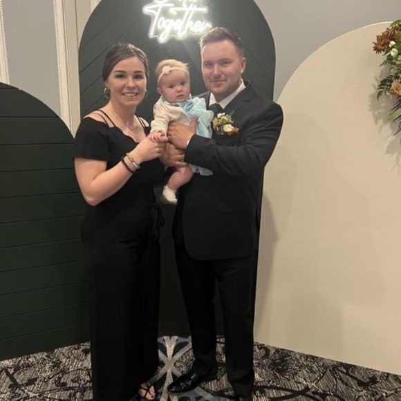 Profile Picture of Ashlee Golly (@ashleegolly) on Poshmark