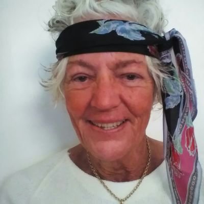 Profile Picture of Pamela B. Dennis (@eulioness) on Twitter