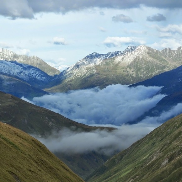 Profile Picture of Jennifer Jovanovich (@yogajova) on Poshmark