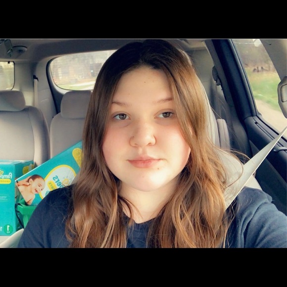 Profile Picture of Grace Antler (@graceantler) on Poshmark