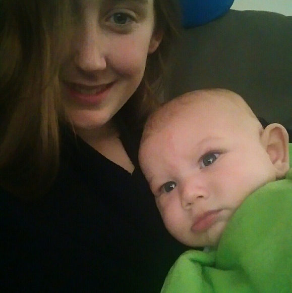 Profile Picture of Ivy Garcia (@iksg0511) on Poshmark