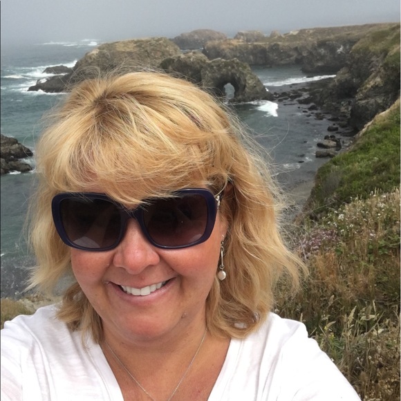 Profile Picture of Shauna Birchard (@colbimom) on Poshmark