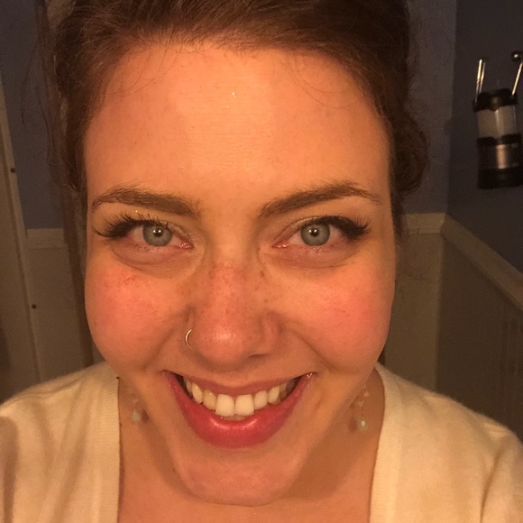 Profile Picture of Belinda Pidgeon (@bluegemi85) on Poshmark