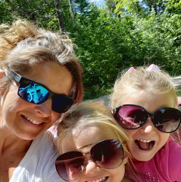 Profile Picture of Janet Lavertue (@pearberry216) on Poshmark