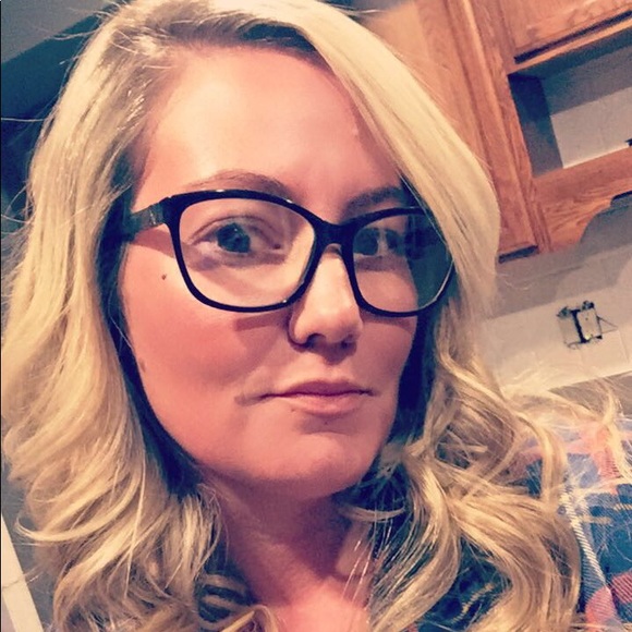 Profile Picture of April Keilen (@tattoogirl1030) on Poshmark
