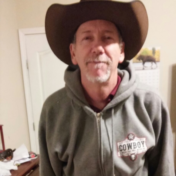 Profile Picture of Larry Rush (@angeliarush) on Poshmark