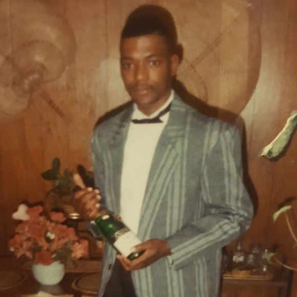 Profile Picture of Robert Bonner (@robertbonner) on Poshmark