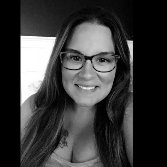 Profile Picture of Stephanie Pawlowski (@stephski2620) on Poshmark