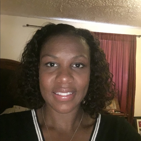 Profile Picture of Brannica Neaverth (@brannica) on Poshmark