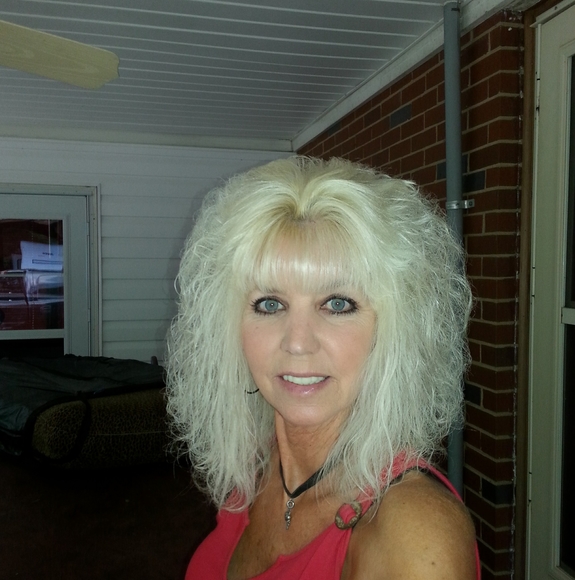 Profile Picture of Amy Barron (@golfcartqueen64) on Poshmark