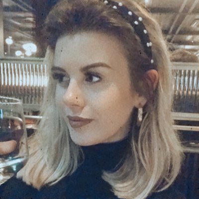 Profile Picture of Michelle Downey (@ShellyDowney) on Twitter