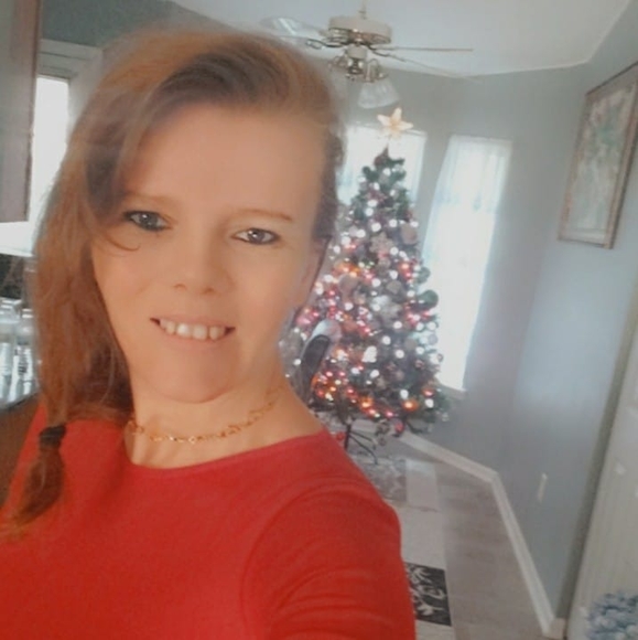 Profile Picture of Azra Smajic (@azrasmajic) on Poshmark