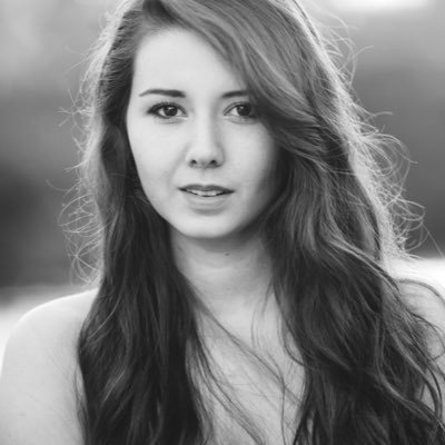 Profile Picture of 𝚖𝚎𝚕 𝚛𝚘𝚜𝚎 (@GiraffeMcGraff) on Twitter