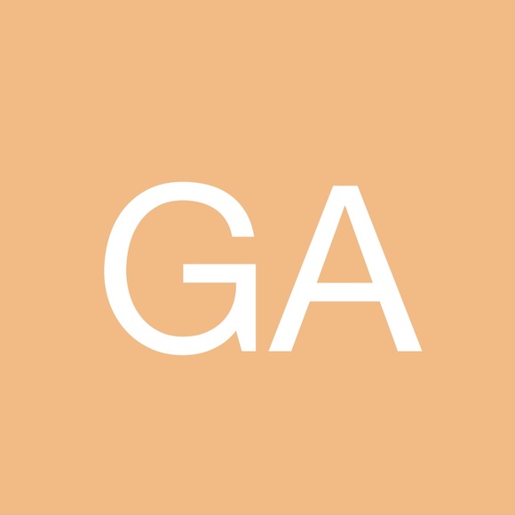 Profile Picture of Georgia Auchterlonie (@gauchterlonie) on Poshmark