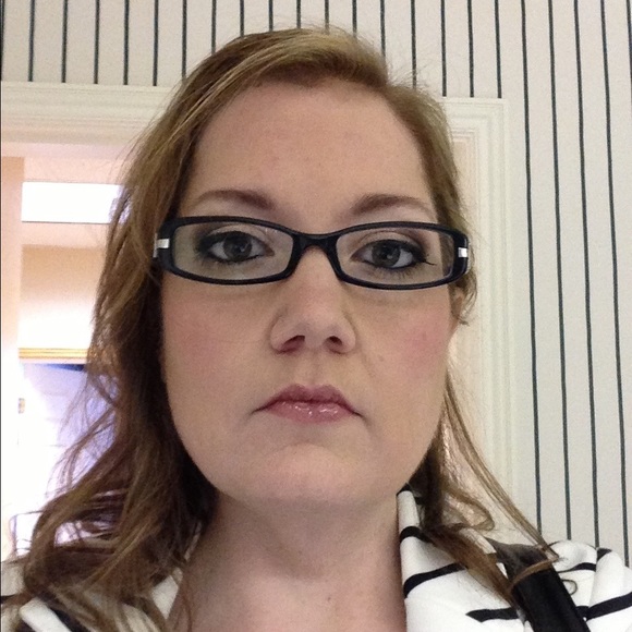 Profile Picture of Jessica Hover (@watsoje) on Poshmark