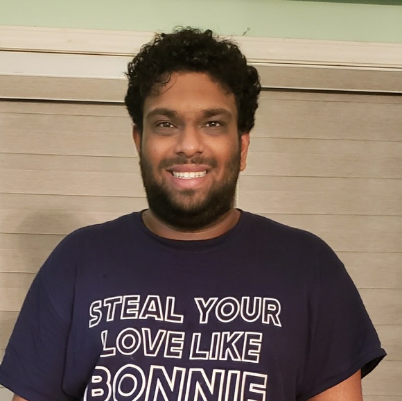 Profile Picture of Shan Fernando (@sfernan6) on Poshmark