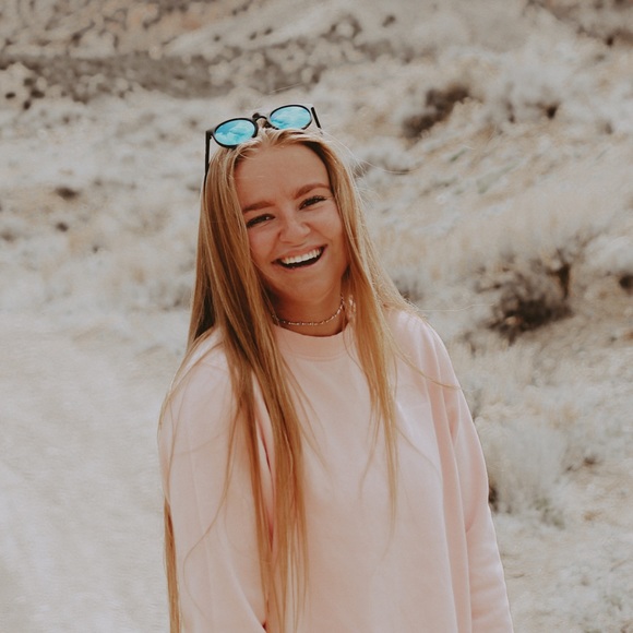 Profile Picture of Meghan Pierce (@meghanpierce) on Poshmark