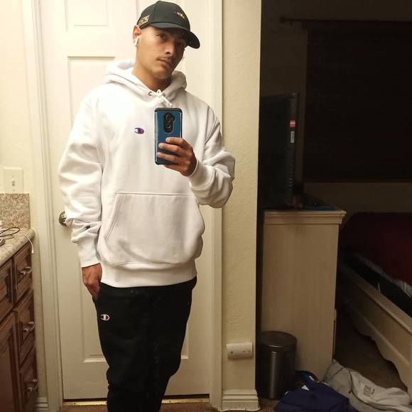 Profile Picture of Jeremy De la rosa (@jeremydlr1993) on Poshmark