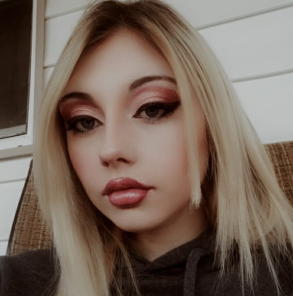 Profile Picture of Haley Sorrells (@haleysorrells) on Poshmark