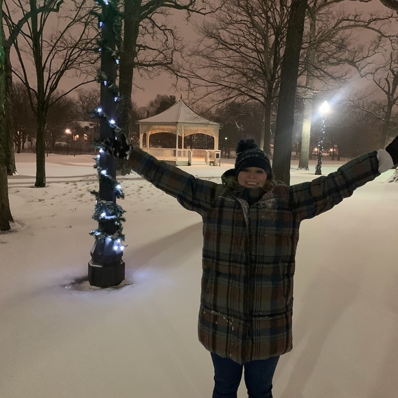 Profile Picture of Emma Schneden (@eschneden) on Poshmark