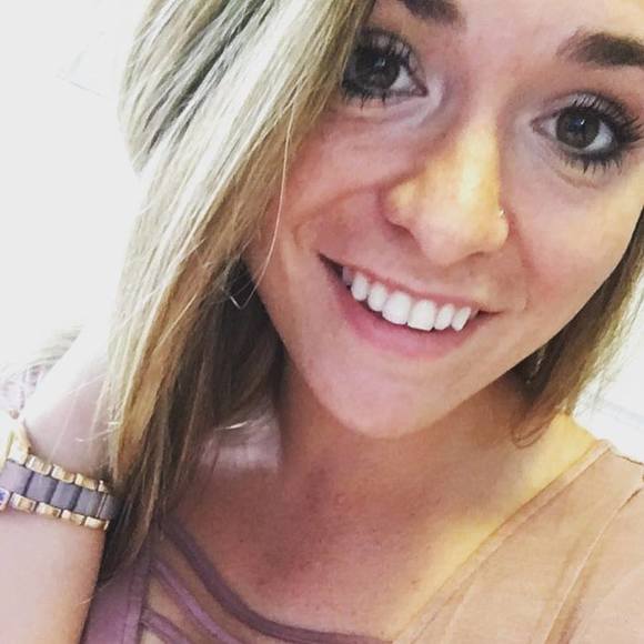 Profile Picture of Brittany Keator (@brttnyxbrtt) on Poshmark