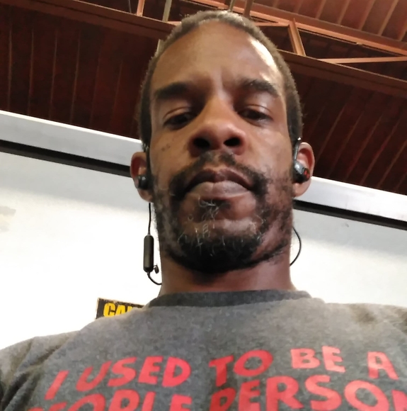 Jeffrey Carr - Poshmark Profile Picture of Jeffrey Carr (@jeffreycarr913) on Poshmark