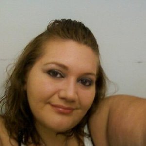 Profile Picture of Elizabeth Farley (@efarley84) on Myspace