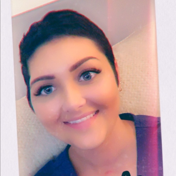 Profile Picture of Emily Burick (@emilyburick826) on Poshmark