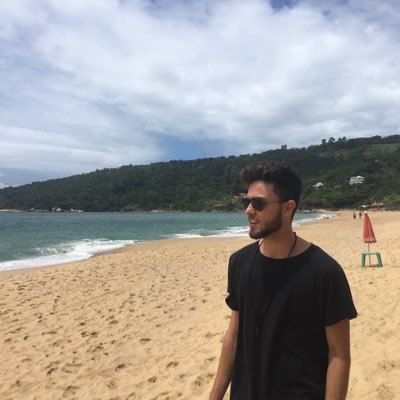 Profile Picture of Jean Schroeder (@jeanfeernando) on Twitter