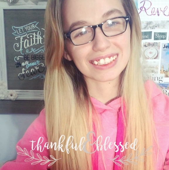 Profile Picture of Alyssa Goodeaux (@goodeauxa) on Poshmark