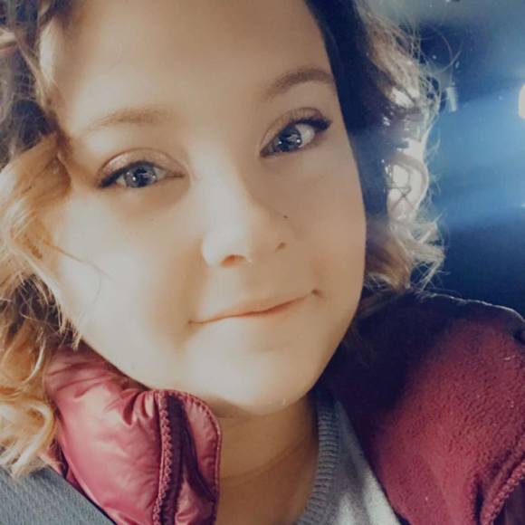 Profile Picture of Kelly Possin (@kellypossin) on Poshmark