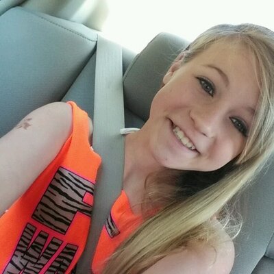 Profile Picture of Emily Anne Oglesby (@EmOglesby) on Twitter