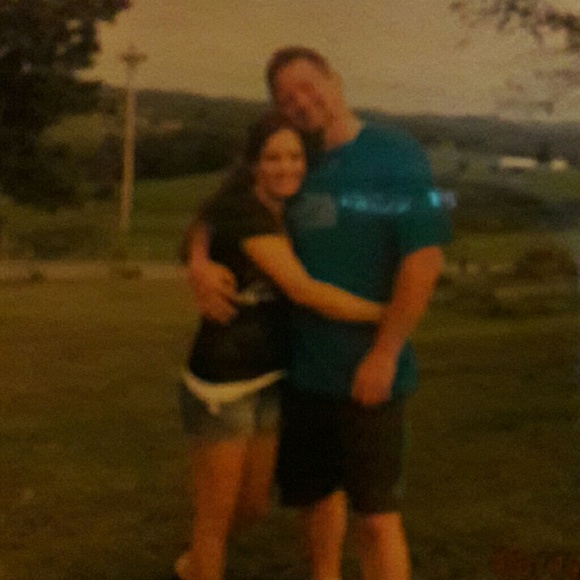 Profile Picture of Kim Cooper (@kimmycoop85) on Poshmark