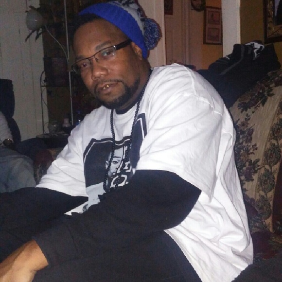 Profile Picture of Jerome Malone (@jeromemalone32) on Poshmark