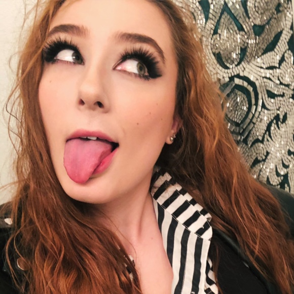Profile Picture of Emmeline Hasseler (@emmeline_eeh) on Poshmark