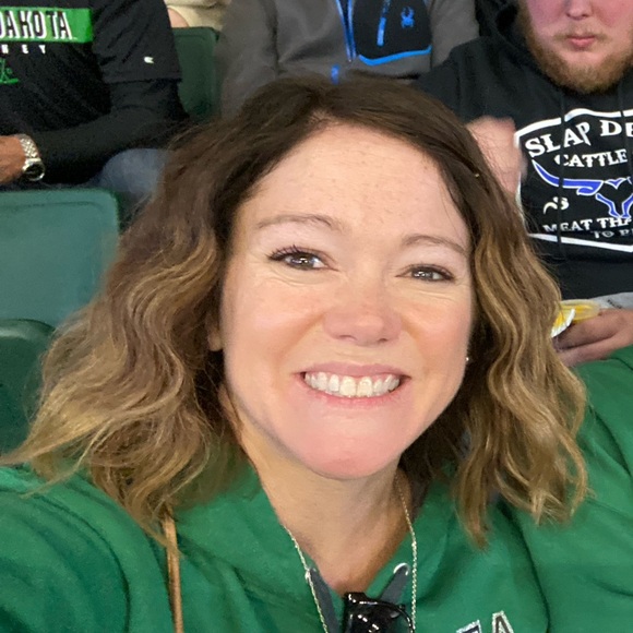 Tabatha Schmidt - Poshmark Profile Picture of Tabatha Schmidt (@tabatha_schmidt) on Poshmark