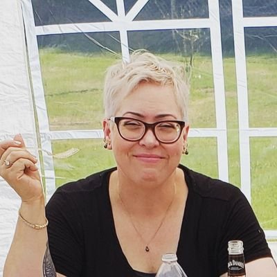 Profile Picture of Carrie McKenzie-Frazier (@Ciercee) on Twitter