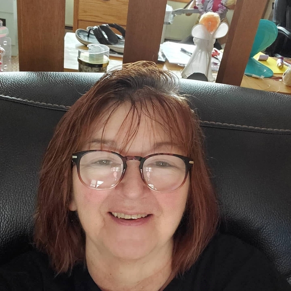 Profile Picture of Roxanne Amble (@theambles) on Poshmark