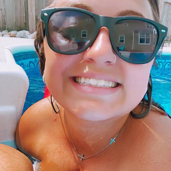 Profile Picture of Haylee Scheminant (@hscheminant4) on Poshmark