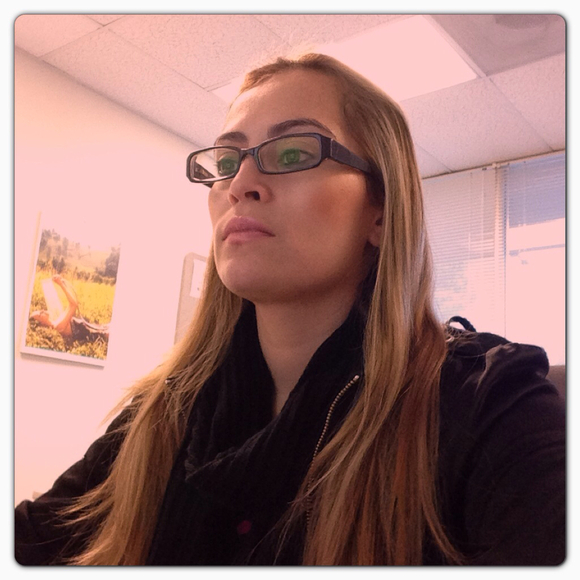 Profile Picture of Jenny Loaiza (@jennyloaiza) on Poshmark