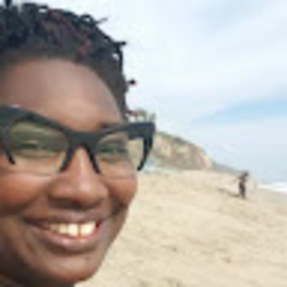 Profile Picture of Luciana Jones (@lujo14) on Poshmark