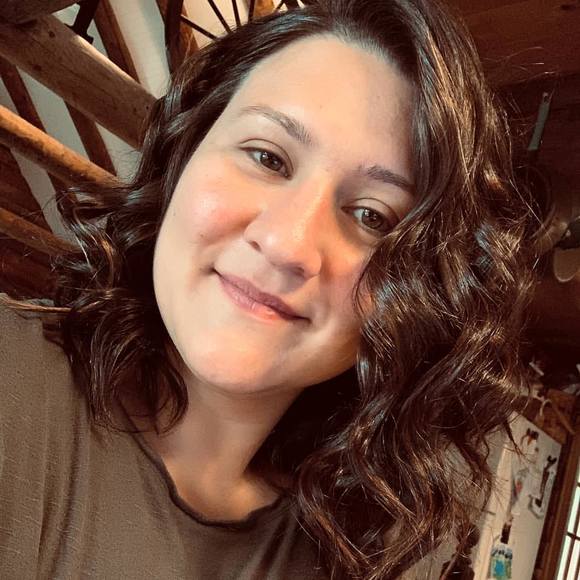 Profile Picture of Heather Ficzko (@leo0131) on Poshmark