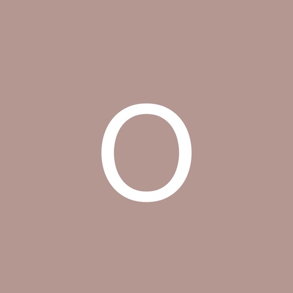 Profile Picture of Oleh (@poshuk695) on Poshmark