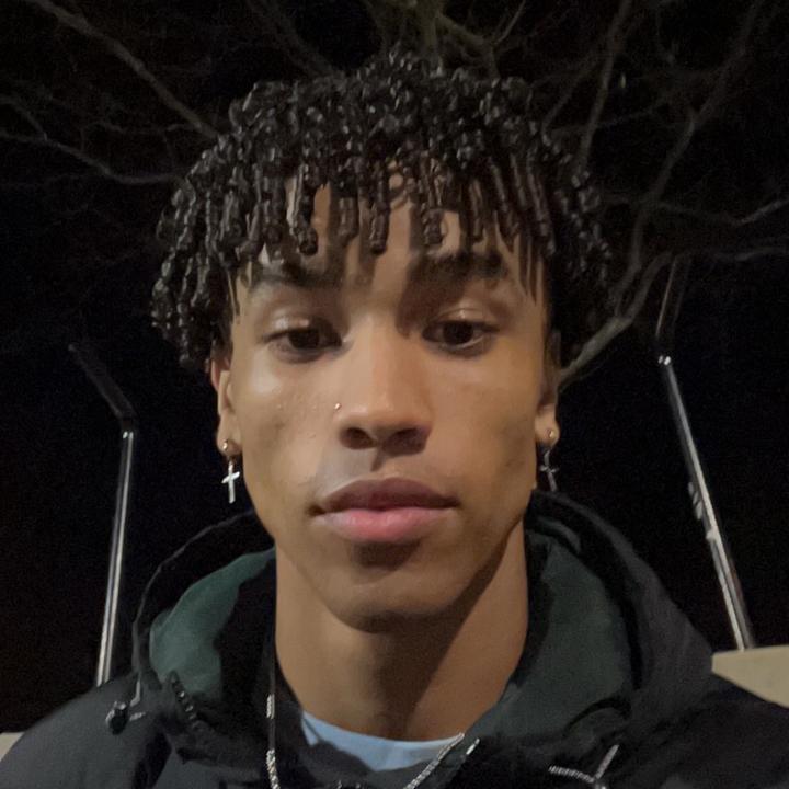 Profile Picture of   CEO of this sound 😁... (@lorenzo.mitchell) on Tiktok