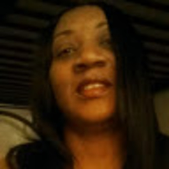 Profile Picture of Tonya Carney (@tcarney1222) on Poshmark
