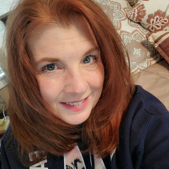Profile Picture of Janet Conway (@janetc68) on Poshmark