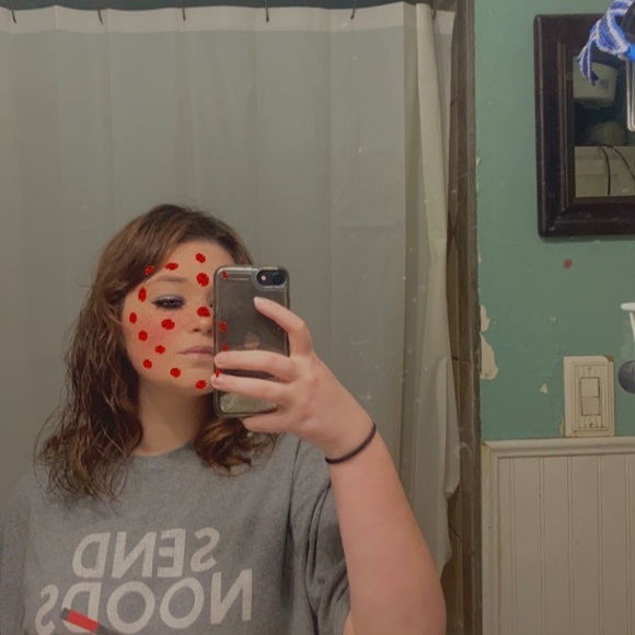 Profile Picture of Danielle Fleig (@daniellefleig) on Poshmark