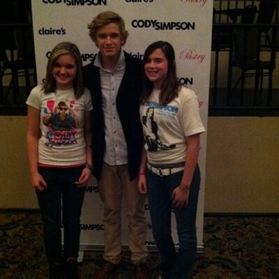 Profile Picture of Hopeeeee. (: (@HopeSimpson123) on Twitter