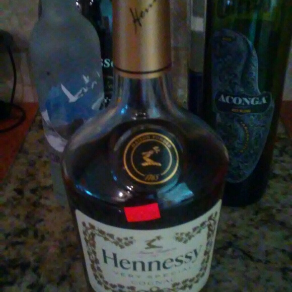 Profile Picture of Sean Mattix (@mzmattix) on Poshmark