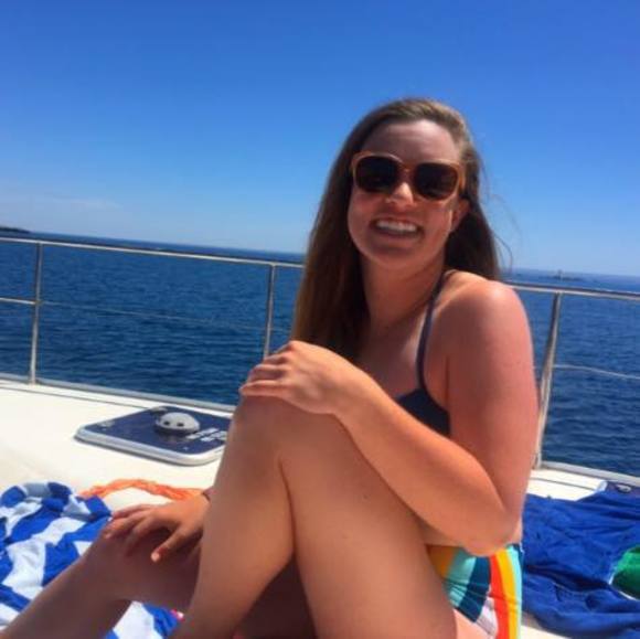 Amanda Mates - Poshmark Profile Picture of Amanda Mates (@ajm089) on Poshmark